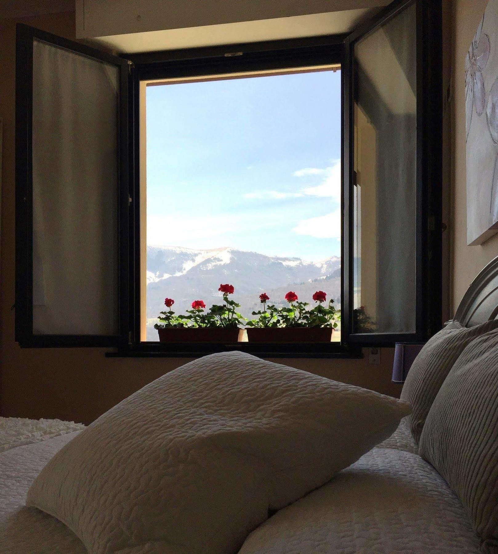 Hotel Villa San Fedele Сан-Феделе-Интельви Экстерьер фото